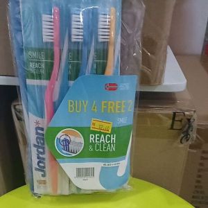 JORDAN ADULT TOOTHBRUSH SMILE 4+2 PCS HARD TYPE