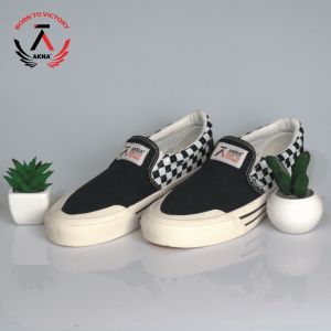 AKNA LOKAL BRAND - SEPATU SNEAKERS SLIP ON PRIA WANITA DEWASA TERBARU 2023 SEPATU COWOK CEWEK KEREN BUAT GAYA SEPATU SEKOLAH PRIA WANITA LAKI LAKI PEREMPUAN SD SMP SMA HITAM PUTIH CASUAL CANVAS CONVERSE70S ALL STAR VENTELA AEROSTREET PVN AKNA DELONIX