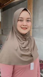 Koyu Hijab Olivia Instant Pendek: Pilihan Warna & Gaya