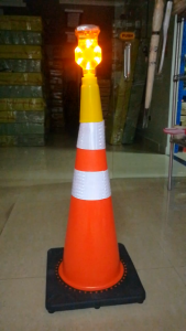 Led Solar Traffic Road Barricade Warning Light Traffic Cone Light BL-1140S