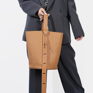 BeeGreen Women High Quality Leather Shoulder Bag Large Capacity Bucket Bag Elegant Commuter Underarm Bag