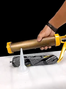 Black Polyurethane Sealant Waterproof Strong and Perfect for Windshields Sheet Metal and Soft Ba