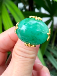 KJ1644 แหวนมรกตหลังเบี้ย 26 กะรัต ดีไซน์ทรงมงกุฎ ขนาดแหวน 56