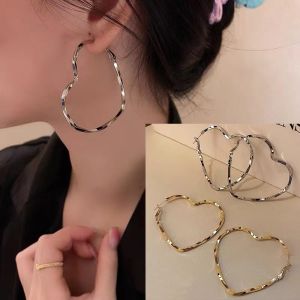 925 Silver Needle Exaggerated Love Heart Earrings Korean Fashion Temperament Heart Shape Hoop Earrings Big Loop Earring for Women Jewellery