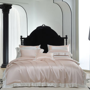 Luxury 100% Mulberry Silk Four-Piece Bedding Set