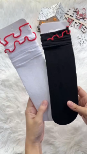 [ส่งจาก กทม.] ถุงเท้าลูกไม้ สไตล์โลลิต้า ธีมคริสต์มาส ถุงเท้าข้อกลาง