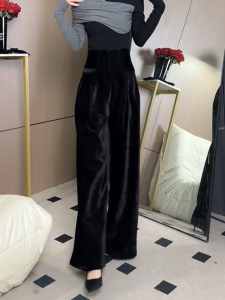 MANMI | Luxurious Black Velvet Slimming Flared Pants