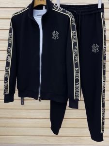 Bộ Thu Đông Nam Nữ Thêu Logo In Chữ Màu Vàng Quần Áo Thu Đông Nam Nữ Đen Dài Tay Có Cổ Cao Cấp Hàn Quốc