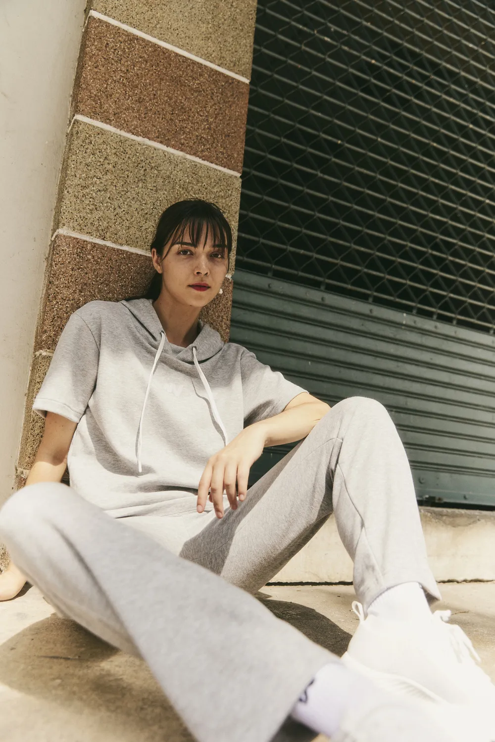 WARRIX เสื้อฮู้ดแขนสั้น HOODIE สีดำ สีเทา