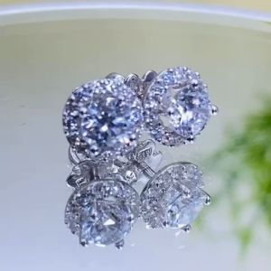 Khuyên tai nữ bạc xi bạch kim kiểu bông tròn halo đá chủ 5.5mm Bông tai nữ đính kim cương moissanite Mỹ D/FL màu trắng và Đá moissanite màu xanh Hoa tai bạc thật thiết kế sang trọng đẳng cấp  - KIM LỘC PHÁT BTVTC05