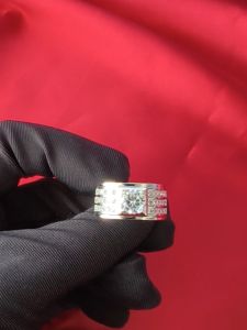 Diamcity Moissanite: Cincin Perak Satu Karat & Sertifikat GRA