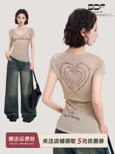 Retro American Print Short Sleeve T-Shirt Women Summer Slim Fit Hot Girl Design Large U Neck Top Korean Style Commute Fashion