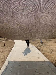 ผ้าใบกันแดด กันสาด ตาข่ายบังแดด (มีรู) กางเกง 95% กันยูวี บำรุงเพื่อนกันแดด กางแสงแดด สำหรับการบำรุงทุกๆ ประเภท ผ้าใบบังแดดและผ้าใบกันแดด ราคาประมาณ 1,500-2,500 บาท ใช้งานได้นาน 10 ปี