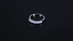 JewelryPalace Moissanite GRA D Color 0.6ct S925 Sterling Silver Engagement 6 Stone Ring for Women Wedding Band Luxury Fine Jewelry