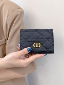 Short Female Leather Wallet Multi-Card Slot Compact Size Korean Style Premium Cowhide Small Money Clip Elegant Personality