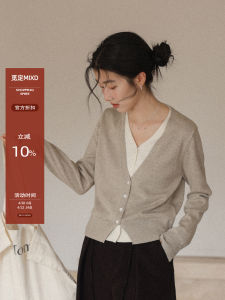 6% Wool Long Sleeve V-Neck Knit Sweater Women Autumn New Fake Two-Piece