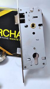 Kunci Pintu Stainless 1Set & Rumah Minimalis