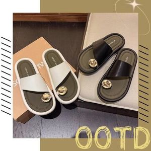 Psion งานแนะนำห้ามพลาด รองเท้าแตะแฟชั่นผู้หญิง งานสวย ทรงดี detail น่ารัก จะใส่ไปเที่ยวก็ดูดี จะใส่เรียนก็เข้ากัน รุ่นนี้หลายสีให้เลือก ใครไม่อยากพลาดงานดีๆ พิกัดในตะกร้าเลย