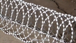 G.I 100meter steel barbed razored wire anti-climb steel sharp combat wire protect fence galvanized