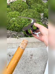 Manganese steel betel nut knife multifunctional suitable for high branch pruning.