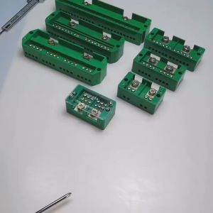 Single phase 2-in 4 / 6 / 8 / 12 outgoing terminal box household distribution box junction box terminal block 220 V junction box fj6