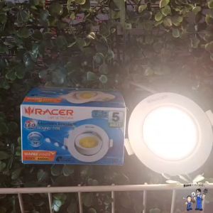 โคมไฟดาวน์ไลท์ LED 5 วัตต์ ฝังฝ้า/ปรับมุมได้ ทรงกลมขอบขาว RACER