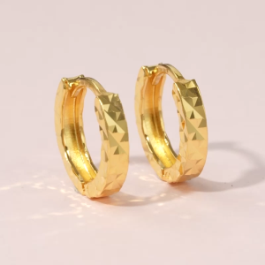 Chow Sang Sang 周生生 999 24K Gold Diamond Dazzling Essence Huggie Hoop Earrings for Women 95310E