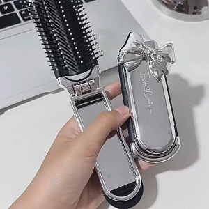 Lược gấp gọn đầu cừu hoặc nơ kèm gương bỏ túi tiện lợi 2 in 1 hot hit xinh xắn chải tóc massage da đầu cute