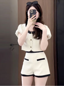 Elegant Womens Fashion Set: Short Sleeve Button-up Bubble Sleeve with Contrast Color High-Waist Shorts for Summer