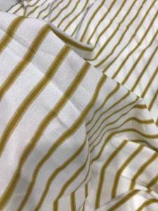 Vải voan xốp sọc dọc màu vàng đậm mềm mại (khổ 1m5)may đầm váyáo kiểuđầm maxi thời trang