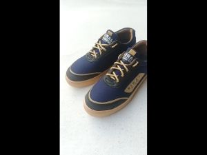 Sepatu Sneakers Pria & Wanita: Desain Trendy & Aktif