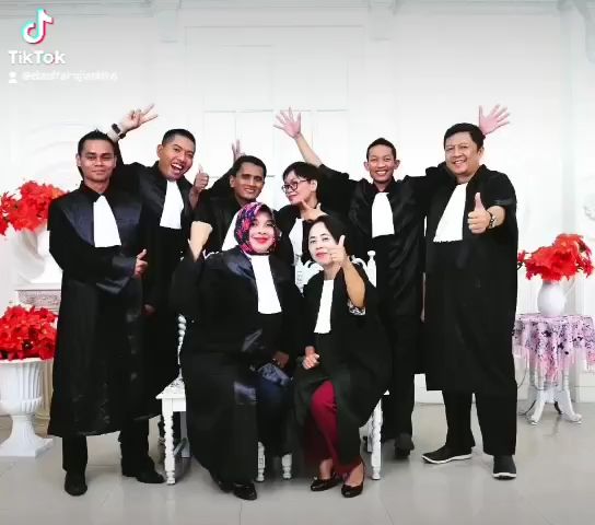 TOGA PENGACARA - TOGA ADVOKAT- TOGA LAWYER - JUBAH - TOGA PENYUMPAHAN - TG - BOLDEN