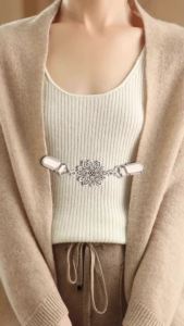 AU 1Pc New Fashion Shawl Brooch Sweater Blouse Pin Duck Clip Clasps Cardigan Clip