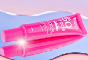 SUNSCREEN DAY NURRAYSA ORIGINAL HQ 3 in 1 SUNSCREEN TREATMENT MOISTURISER FACE & BODY