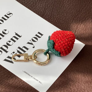Handmade Crochet Red Strawberry Pendant Cute Simulation Car Keychain Schoolbag Decorations Woven Fruit Gift