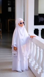 D2BLACK - Baju Muslim Anak Perempuan Gamis Syari Khimar Nabila Set Jilbab Usia 3-12 Tahun