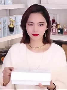 12 Colors Moisturizing Matte Lipstick Long Lasting Lip Gloss Silky Glossy Texture Luxurious Lip Tint