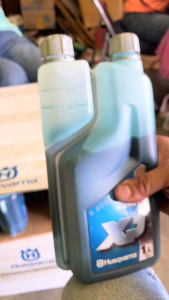 Two stroke oil XP® Synthetic น้ำมัน 2T ผสม น้ำมัน เบนซิน ใช้สำหรับเครื่องยนต์ 2จังหวะ HUSQVARNA