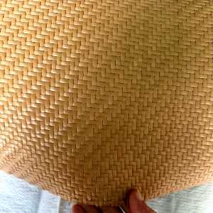 วัสดุที่ทำจากพลาสติกที่ถักเป็นลายสี่เหลี่ยมคล้ายธรรมชาติ กระดาษทิชชู่ แผ่นปิดผนัง ตกแต่งโรงแรม ด้านข้างที่หนาแน่น