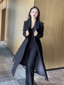 Spring 2024 เสื้อแจ็คเก็ตยาวปานกลางระดับเอวผู้หญิง ทรงหลวม ทรงเข้ารูป เนื้อผ้าผสมโพลีเอสเตอร์ ทรงหลวม สไตล์เกาหลี