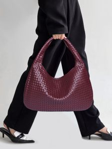 Handwoven Leather Tote Bag Womens Large Capacity Handheld Armpit Lazy Style Genuine Leather Bag New 2025 Fashion Trend
