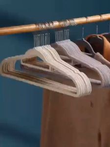 ไม้แขวนกำมะหยี่ ไม่หักไม่งอ ไร้รอยยับ สำหรับผู้ใหญ่ควรเลื