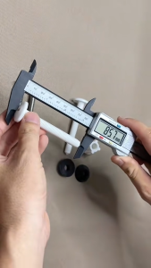 Ốc nắp bồn cầu chân ốc két nước bồn cầu