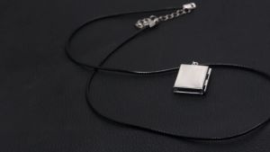 Anime Jujutsu Kaisen Cosplay Necklace Todo Aoi Can Open Photo Frames Pendant Necklaces for Women Men Jewelry Gift