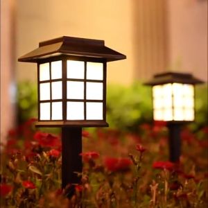 ซื้อ 1 แถม 1 ไฟสนามญี่ปุ่น ไฟสวนพลังงานแสงอาทิตย์ ไฟโซล่าเซลล์ ไฟ LED ไฟถนน ไฟสวน ไฟสนามหญ้า