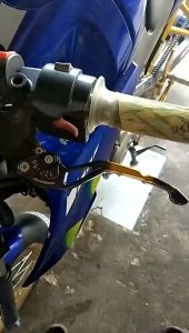 HANDLE REM MOTOR R15 NEW V3 & VIXION & RX KING NEW & SCORPIO 1 SET KIRI DAN KAN TWOTONE DIJAMIN REALPICT DAN VIDEO BOSKU SILAHKAN ORDER