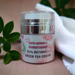 Retinol + Green Tea Anti-aging/Brightening/Dark spots remover/Tightens skin/Anti-acne Cream