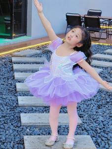 LOlanta ชุดการแสดงปักเลื่อมสำหรับเด็กชุดเด็กผู้หญิงเดรส Tutu รูปกลีบดอกไม้นักเต้นบัลเลต์เด็กผู้ชายชุด3ชิ้นสำหรับไฟตกแต่งงานปาร์ตี้งานแต่งชุดเต้นรำเด็กชุดแข่งขัน