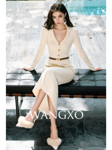 WANGXO | Chân Váy Xòe Dáng Cá Body-Shaping Cổ V Đủ Màu Nút Vàng Co Giãn Modal