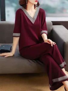 Summer Loose Fit V-Neck Top And Wide Leg Pants Two-Piece Set for Women 35 Years And above Fashionable Casual Sportswear